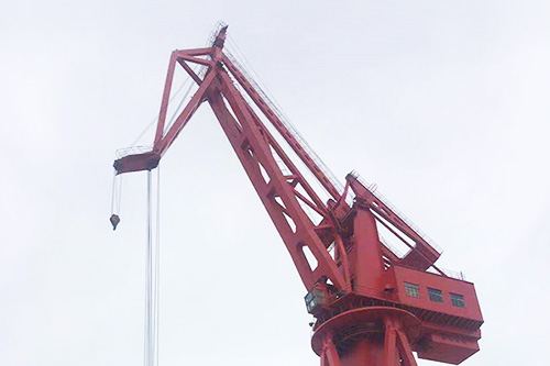 中船廣西2臺(tái)120噸門座機(jī)完成試吊