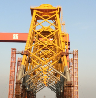 中山基地第十三套導(dǎo)管架完成上下段合攏吊裝