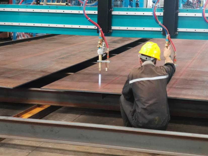 公司與粵鋼就聯(lián)石灣項(xiàng)目分段開(kāi)展技術(shù)交底